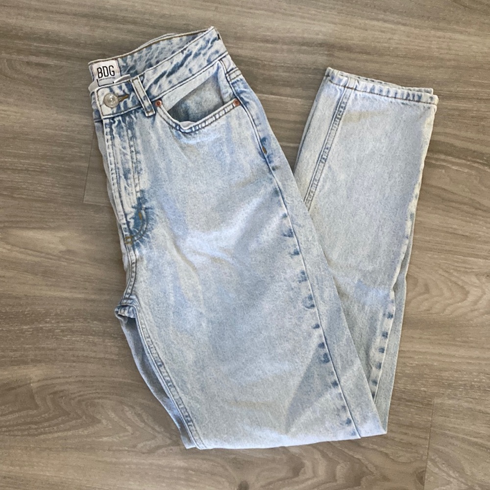 BDG Mom-high Rise Light Wash Jeans Denim Urban Outfitters size 26